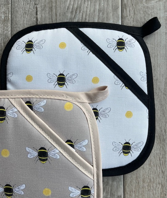 Bumble Bee White Pot Grab