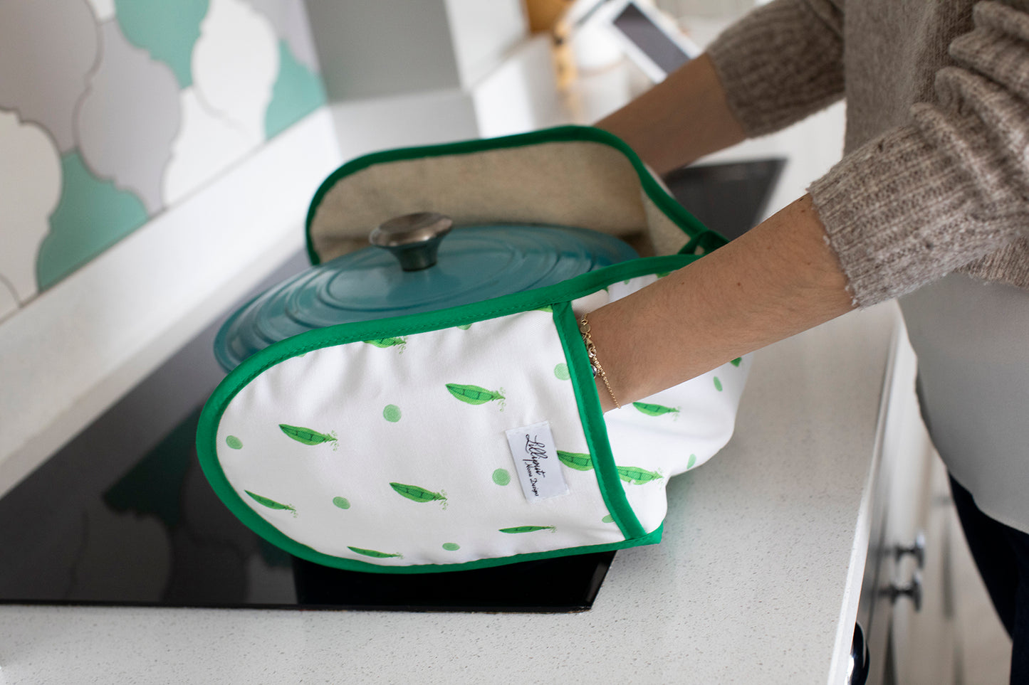 Three peas in a pod Oven Gloves