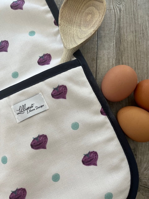 Beetroot Oven Gloves