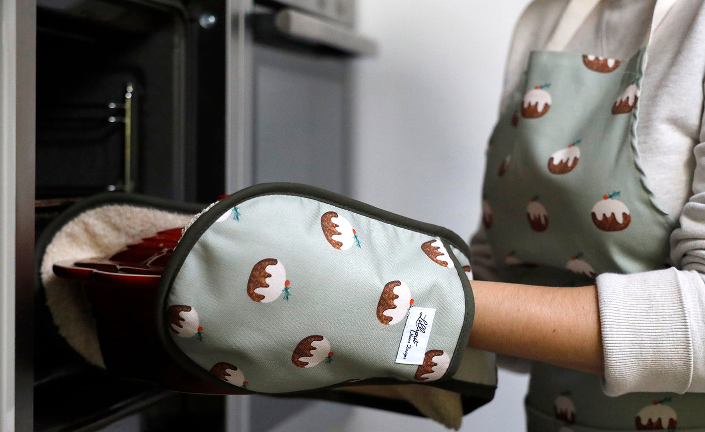 Christmas Pudding Oven Gloves