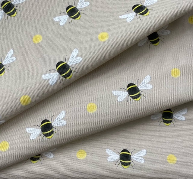 Bumble Bee Oven Gloves - Taupe Background